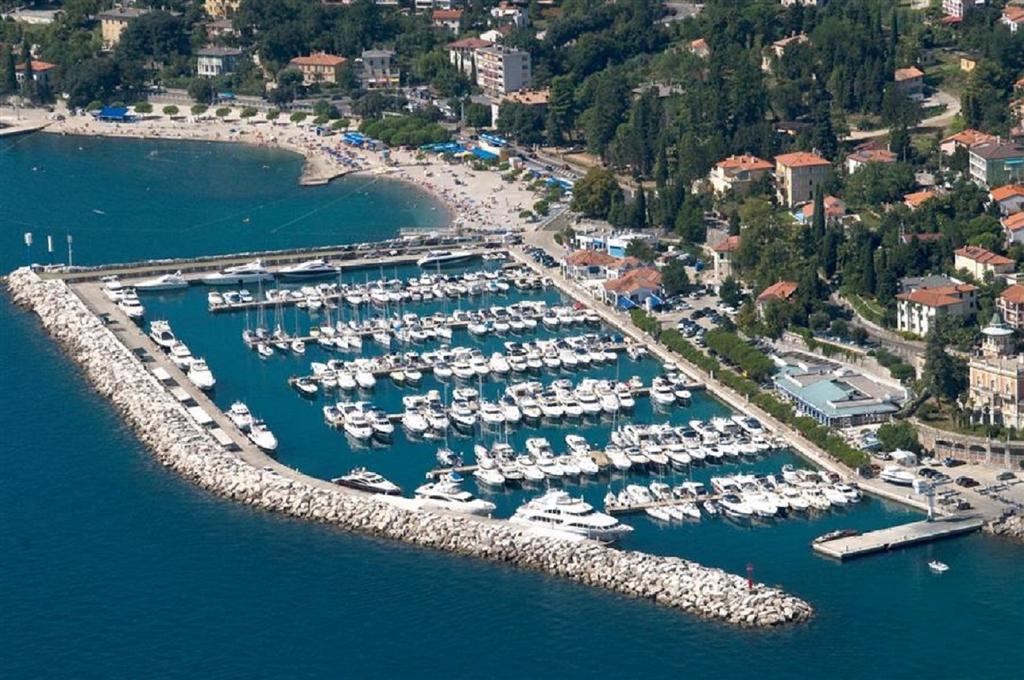 Apartment Koric Ičići Eksteriør billede